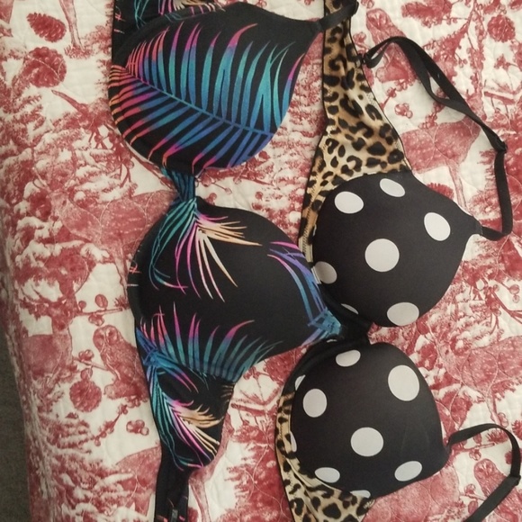 Pink bras - Picture 2 of 5